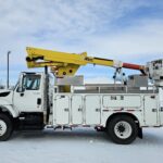 2009 International 7400 Bucket Truck full