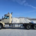 2023 Peterbilt 567 Tri-Drive Grain Truck full